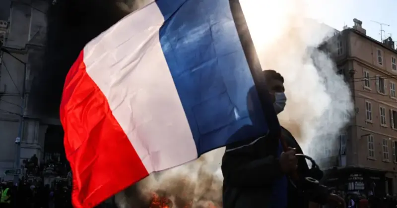 فرنسا تتجه لحظر التجول في بعض المدن
