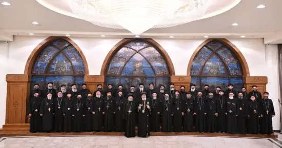 البابا تواضروس يلتقى كهنة قطاع مدينة السلام والحرفيين بحضور الأنبا مكسيموس