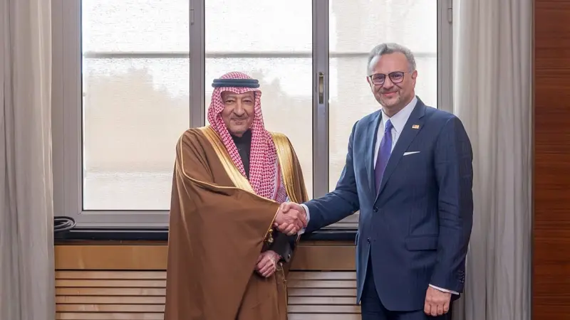 نائب وزير الخارجية يبحث مع كبير مستشاري الرئيس الأمريكي جهود السلام في السودان