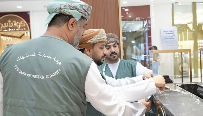 ما هي تفاصيل ضبطية الوجبات الغذائية غير المرخصة في ولاية السويق؟