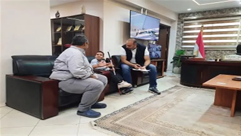 فقد بصره فأنار طريق عائلته.. «أنس» تذكرة مرور أسرته لحلم «كشك الورد» في الجيزة