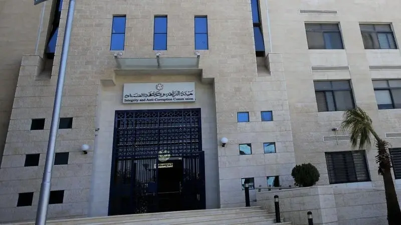 توقيف شخص بجناية تزوير أوراق رسمية 15 يومًا
