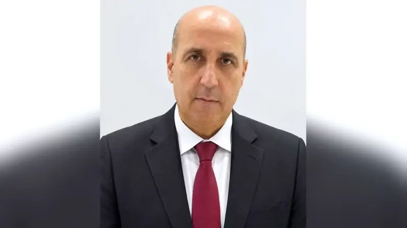 قاضٍ جزائري بالمحكمة الإدارية للجامعة العربية