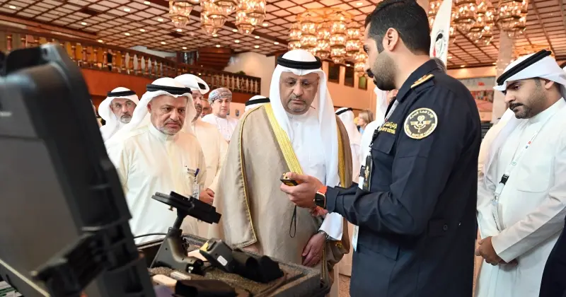 العمر عن مخاوف قطع كابلات الإنترنت: لا نريد أن نفترض الأسوأ... لكننا دائماً مستعدون