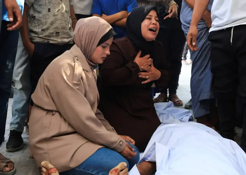 مسعفون: مقتل 5 فلسطينيين في غارتين إسرائيليتين على غزة