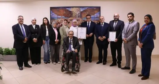 وزير الصحة يتسلم شهادتى «الأيزو» لنظام إدارة الشكاوى ورضاء المنتفعين بالرعايات الحرجة والطوارئ