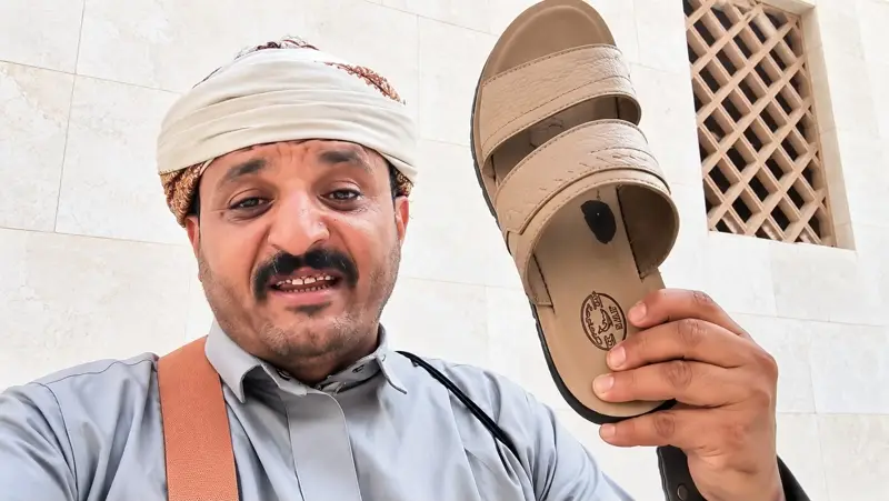 «أتمنى الموت».. عمدة «السلام» يصرخ في وجه الحوثي: نساؤنا يأكلن من القمامة