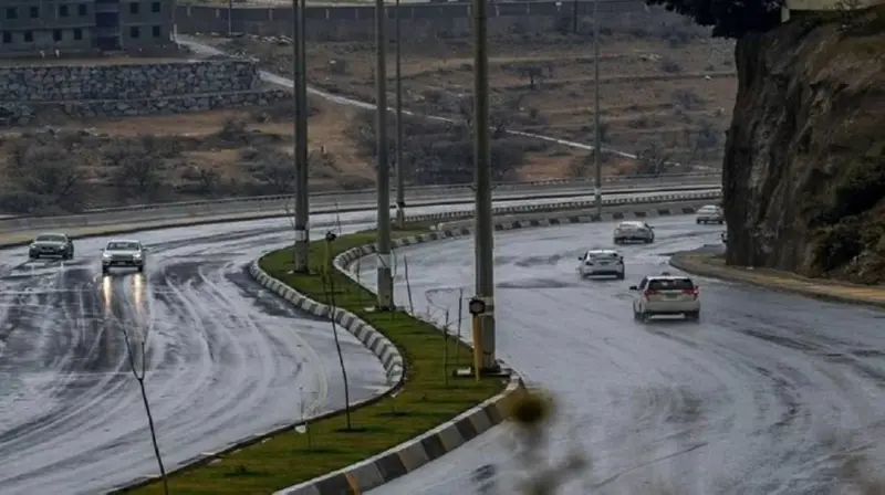 حتى الثامنة مساءً.. أمطار غزيرة ورياح شديدة تضرب الباحة