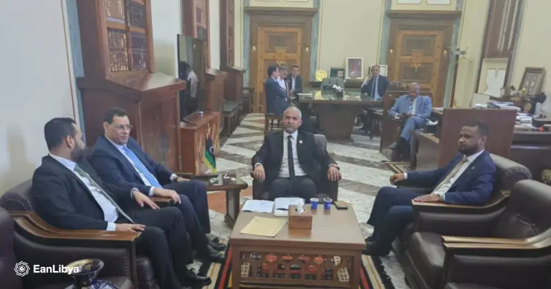 «فوزي أبو خزام» يتسلّم مهام محافظ المركزي رسمياً