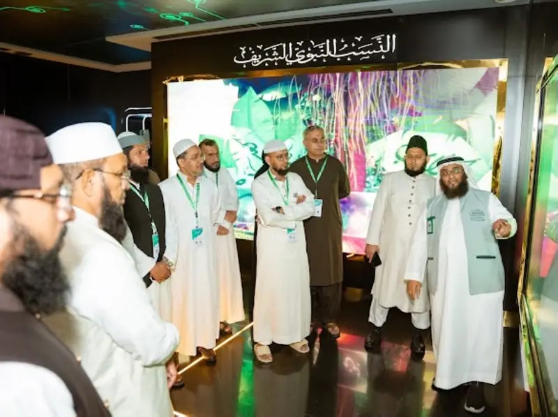 250 معتمرًا من 21 دولة يختتمون رحلتهم الإيمانية ضمن برنامج خادم الحرمين
