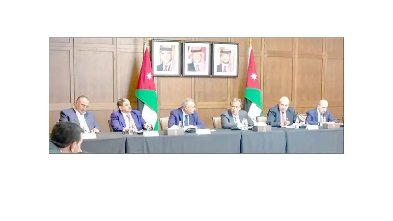 تواصل الحكومة مع الأحزاب.. ضرورة لتعزيز التحديث السياسي