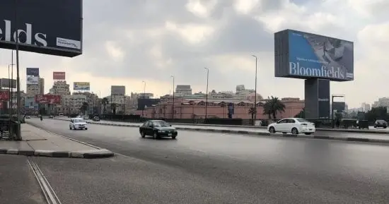 النشرة المرورية.. سيولة بحركة السيارات بمحاور القاهرة والجيزة