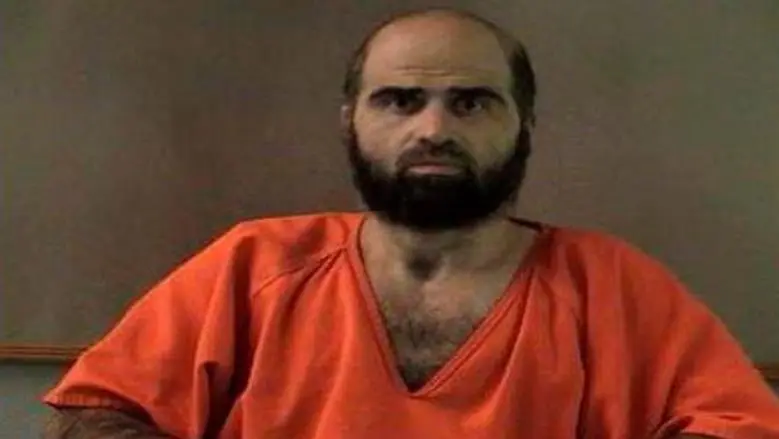 لماذا طالب رئيس أساقفة أمريكي الكاثوليك بالجيش برفض المشاركة في فرقة إعدام نضال حسن؟
