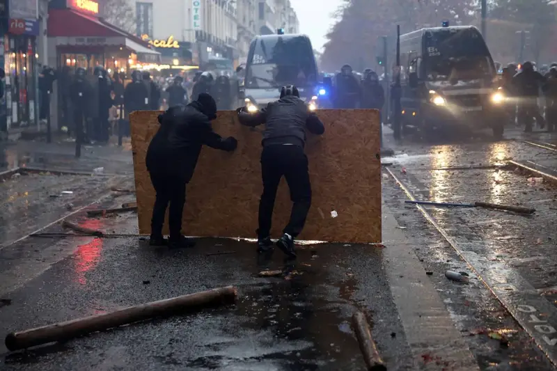 اتحادان طلابيان فرنسيان يدعوان إلى إغلاق الثانويات والجامعات الثلاثاء والخميس