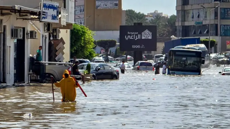 ليبيا.. وفيات ومصابون في طرابلس والساحل الغربي جراء السيول