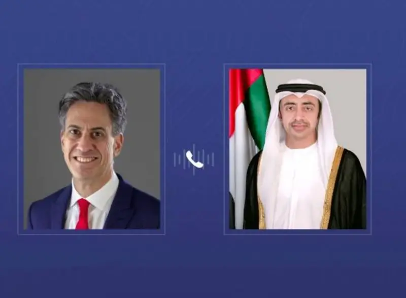 عبدالله بن زايد يبحث هاتفياً مع وزير خارجية بريطانيا التطورات الإقليمية