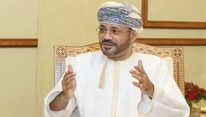 وزير الخارجية يكتب في مجلة «فيرست» البريطانية: عُمان والمملكة المتحدة.. صداقة دائمة ومستقبل مشترك