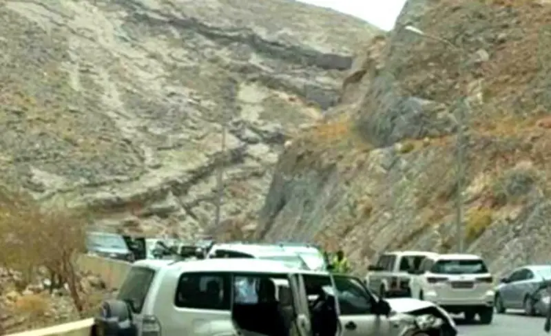 مواطنون لـ"الرؤية": الاستهتار وضعف الرقابة من أبرز الأسباب.. والعقوبات الرادعة وتطوير البنية الأساسية ضرورة عاجلة