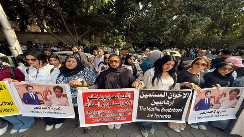 الجالية المصرية بهولندا تدين أحداث السفارة في لاهاي وتطالب بتوضيح أسباب القبض على أحمد ناصر