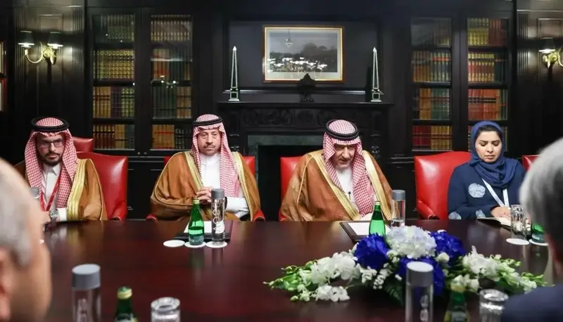 نائب وزير الخارجية يبحث مع نائب مستشار الأمن القومي الياباني المستجدات الإقليمية والدولية