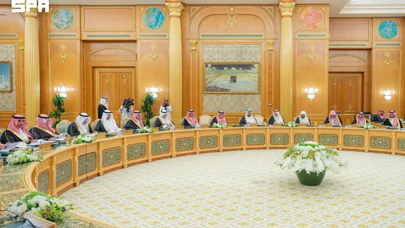 مجلس الوزراء: المملكة لن تسمح بتهديد أمنها أو حرية الملاحة في البحر الأحمر وباب المندب