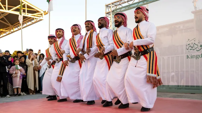 عروض الفنون الأدائية السعودية تخطف أنظار زوار معرض الجزائر للكتاب 2026