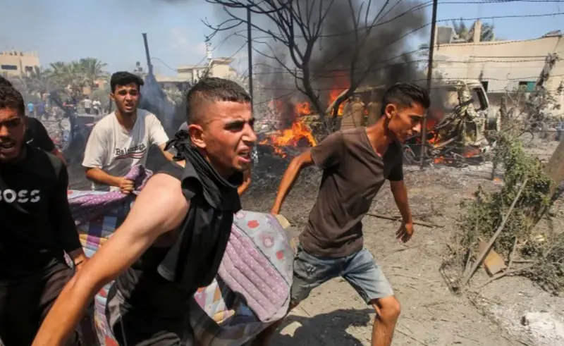 الصهاينة يعرضون أسلحة إبادة الفلسطينيين في المغرب