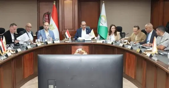 محافظ الجيزة يبحث شكاوى المواطنين ويوجه بحسم مخالفات بناء بالهرم والحوامدية