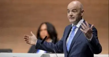 الكشف عن راتب رئيس “فيفا”.. تعهد رسمي بالمساءلة بشأن فضيحة رواتب إنفانتينو