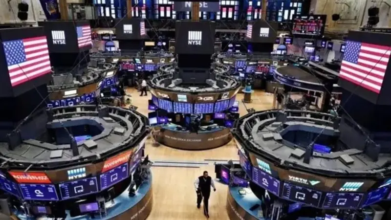 الأسهم الأمريكية تُغلق التعاملات على انخفاض مع تراجع أسهم الرقائق