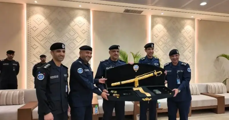 وكيل وزارة الداخلية يفتتح صالة الجنسية بعد تجديدها