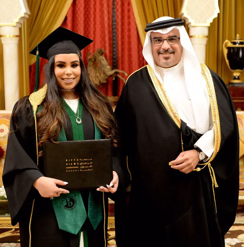 بالفيديو... ولي العهد يحضر حفل تخرج كريمته الشيخة فاطمة الدانة من مدرسة الرفاع فيوز الدولية
