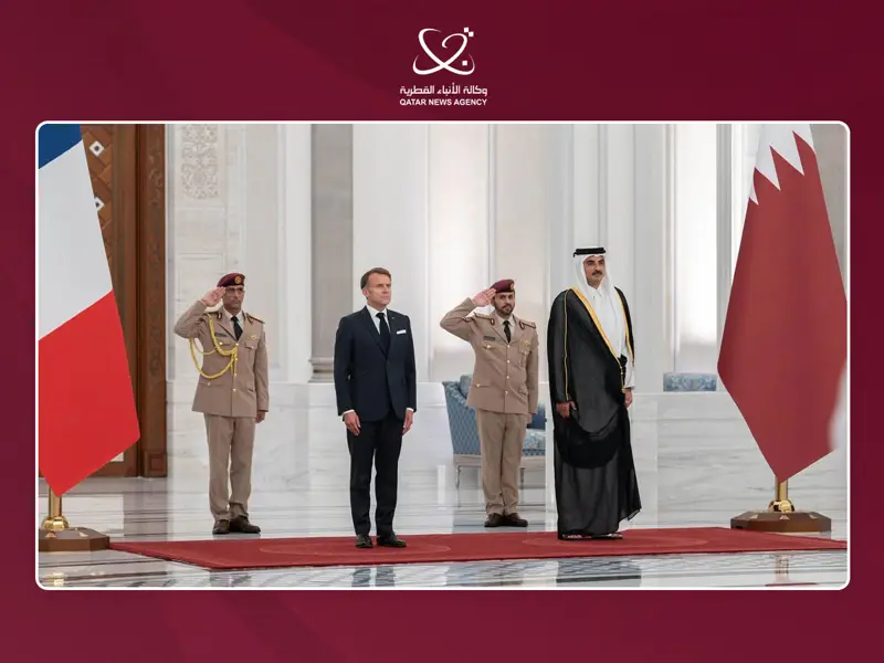 سمو الأمير ينوه بالمباحثات المثمرة مع الرئيس الفرنسي لتعزيز الشراكة الاستراتيجية وتوسيع مجالات التعاون بين البلدين