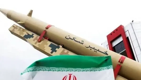شفق نيوز..صحيفة أميركية: الحوثيون يطورون صاروخاً بالستياً يصل مداه لنحو 2000كم