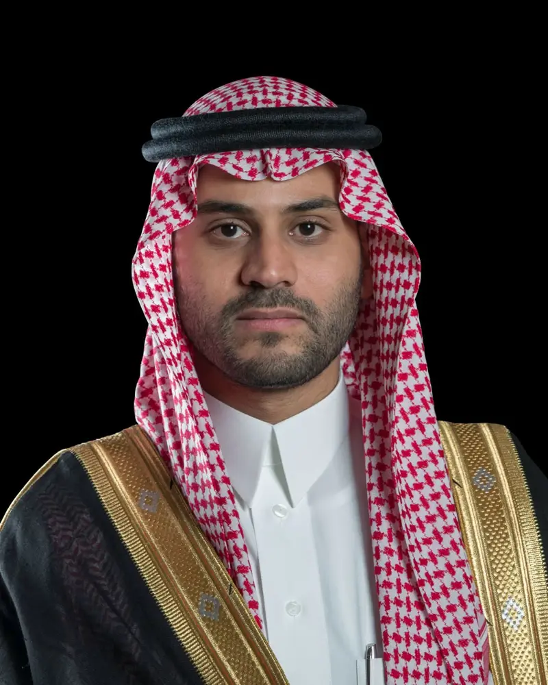 نائب أمير حائل يعزّي أسرة الربيع في وفاة ابنتهم