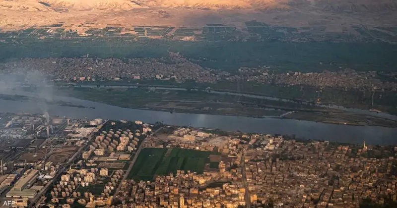 مصر.. ضبط 56 قطعة سلاح آلي داخل قطار متجه للقاهرة