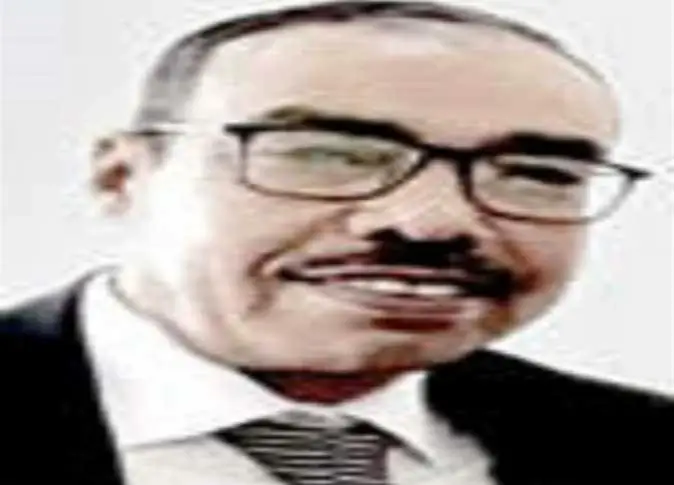 مَنَصات التقاطع .. شعر: خالد هلال