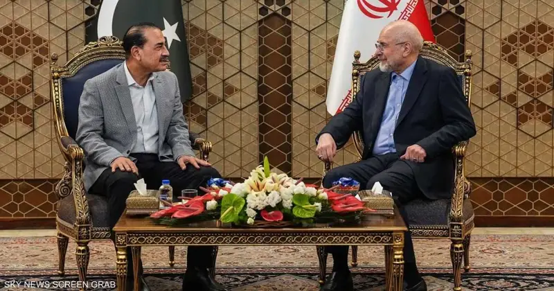 قائد جيش باكستان إلى طهران.. مساع لإحياء المسار الدبلوماسي