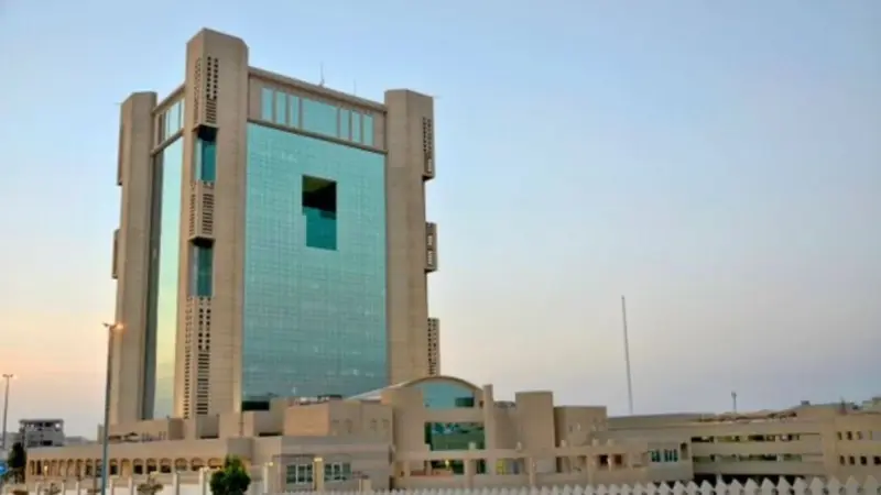 أمانة جدة تضبط موقعين غير نظاميين وتتلف 2.5 طن من المواد الغذائية