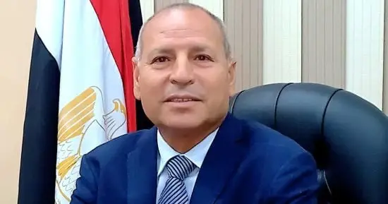 محافظ القاهرة ورئيس صندوق التنمية الحضرية يراجعان عقود "روضة السيدة 2"