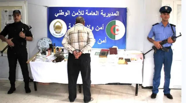بجاية: توقيف شيخ يمارس السحر والشعوذة بأوزلاقن