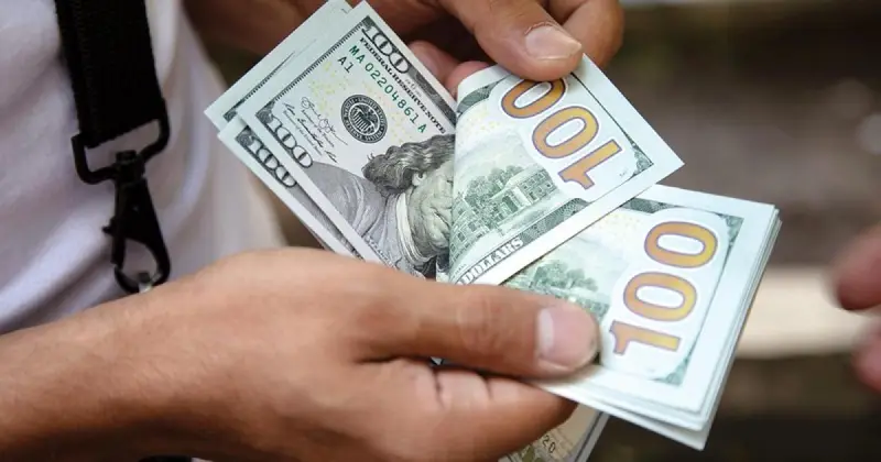 هل طرأ تغيير على سعر الدولار اليوم الأربعاء؟