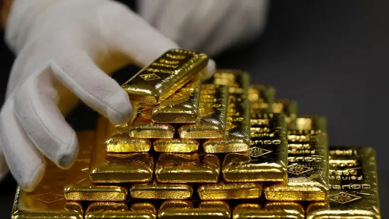 الذهب يتراجع إلى أدنى مستوى في أسبوعين