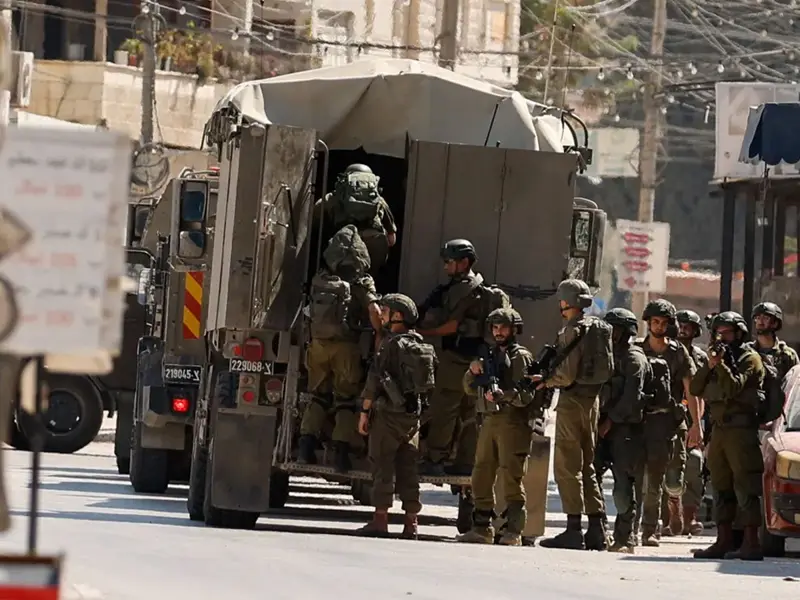 قوات الاحتلال تقتحم غربي جنين وتحتجز شبانا في طولكرم بالضفة الغربية