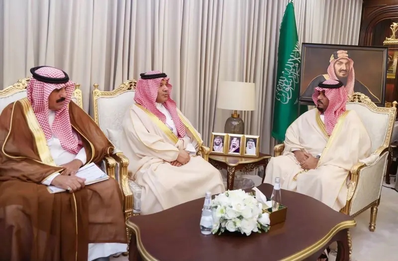نائب أمير نجران يطّلع على تقرير أعمال جمعية رعاية مرضى السرطان بالمنطقة
