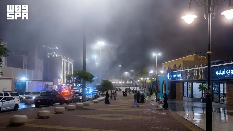 ممشى الضباب في أبها يجذب الزوار بتجربة رياضية ومناظر شتوية فريدة