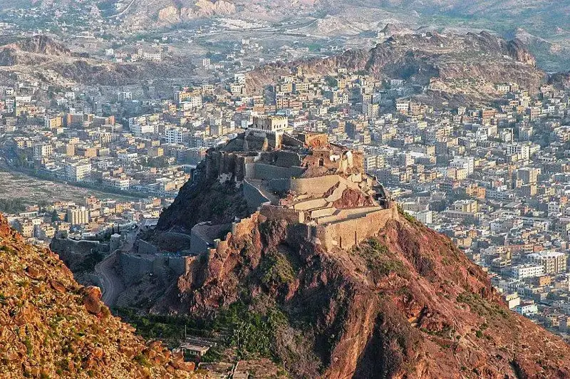 الحكومة اليمنية تطالب بتحرك أممي عاجل لفك حصار تعز