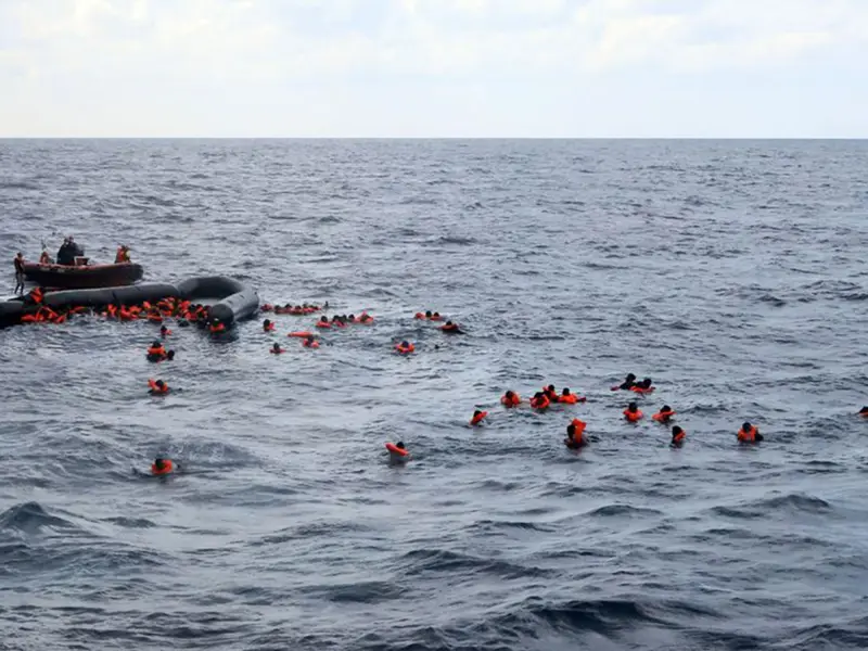 مصرع 12 مهاجرًا بينهم رضيع في حادثين بحريين قبالة سواحل اليونان