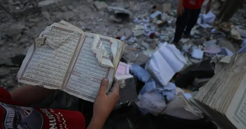 مستوطنون يحرقون مسجداً شمال شرق القدس والمُفتي يعتبره تصعيداً خطيراً