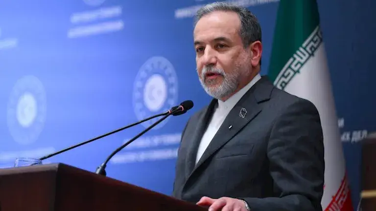 وزير الخارجية الإيراني: نتنياهو يجر أمريكا لحرب أخرى ليبقى خارج السجن